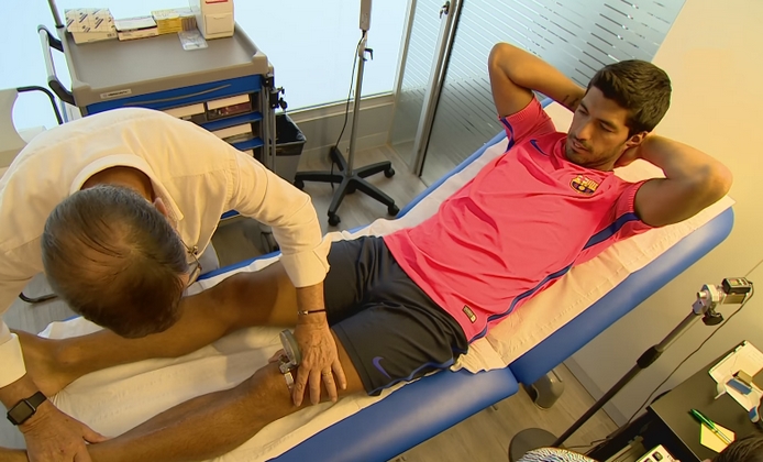 Suarez blessé à la jambe droite - Fc-Barcelone.com