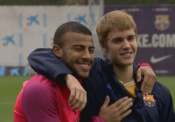 Justin Bieber à l’entraînement du Barça - Fc-Barcelone.com